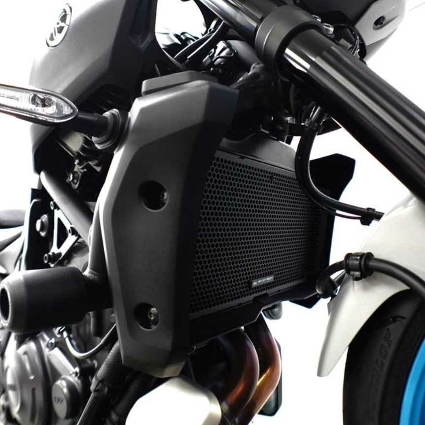MT-07/AMT (25-26) ウォーターパイプカバー GBRacing