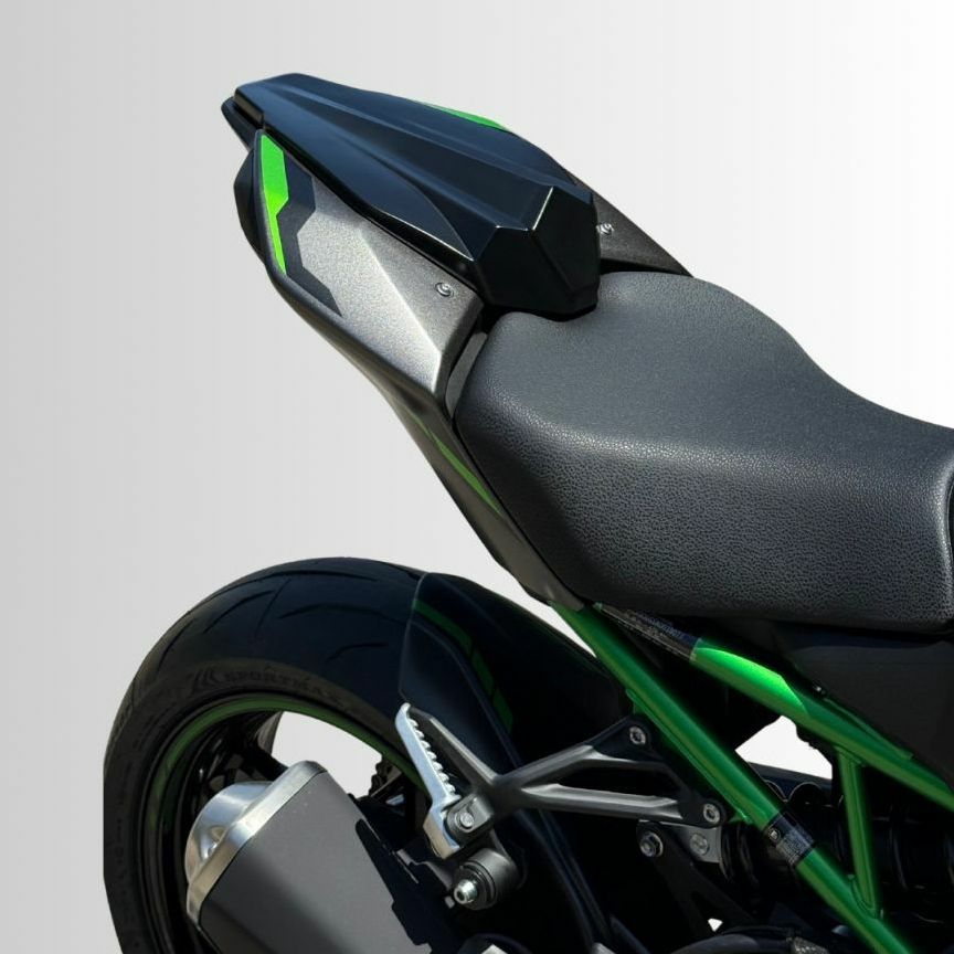 Z900 2025～ シートカウル アルマックス | バイクカスタムパーツ専門店