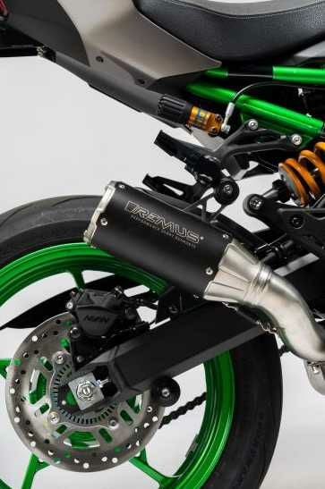 KAWASAKI Z900 (2025-) スリップオンマフラーBoostR ブラック