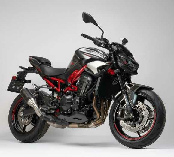 KAWASAKI Z900 (2025-) スリップオンマフラーBoostR ブラック