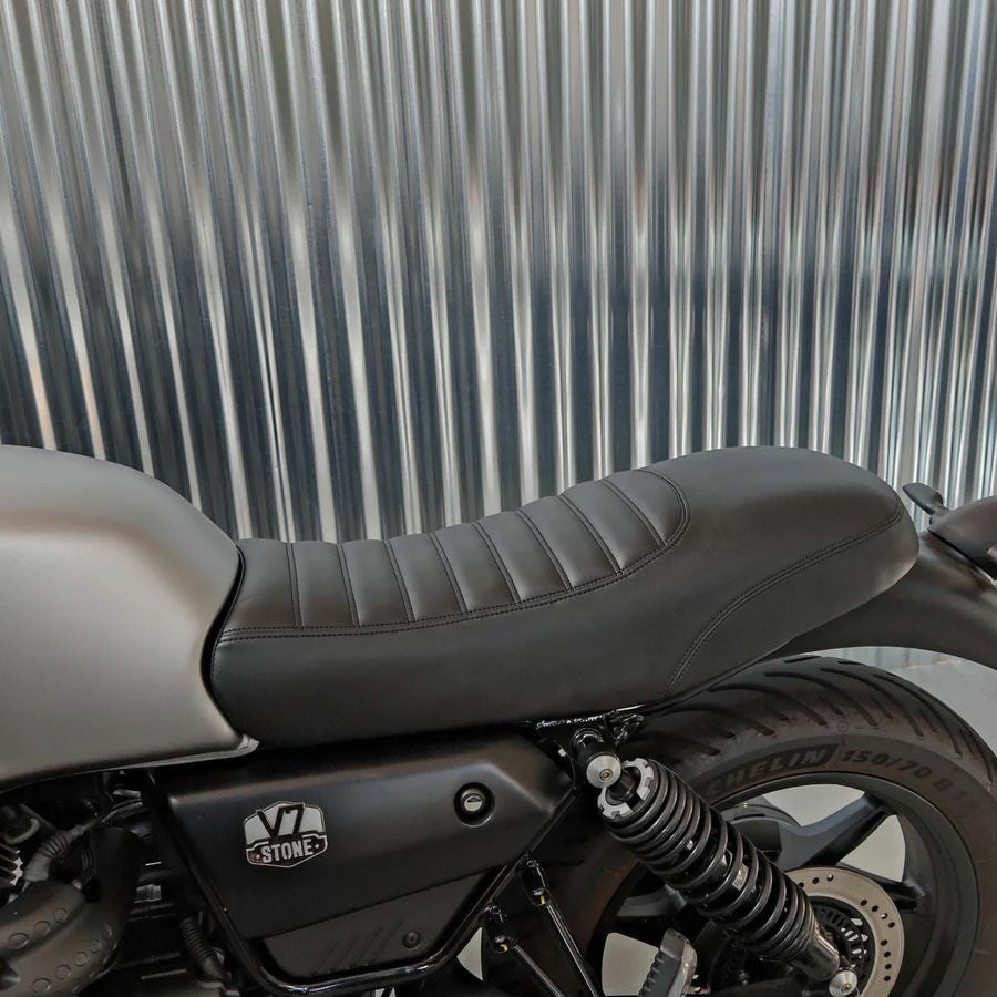 モトグッチ V7 850 スリムシート RVRS MOTO | バイクカスタムパーツ