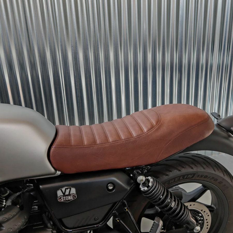 モトグッチ V7 850 スリムシート RVRS MOTO | バイクカスタムパーツ
