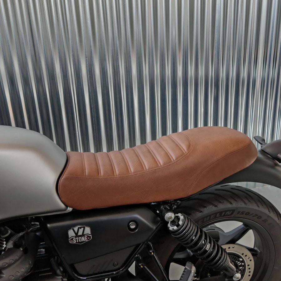 モトグッチ V7 850 スリムシート RVRS MOTO | バイクカスタムパーツ