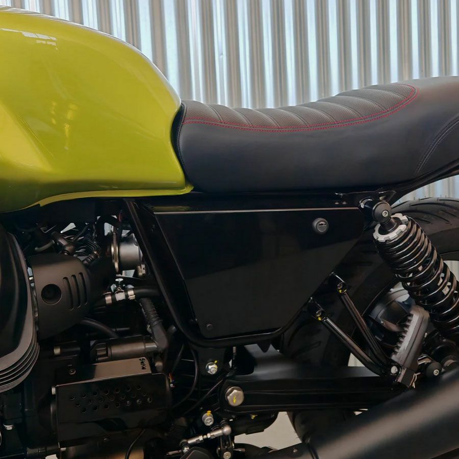 モトグッチ V7 850 (2021-) アルミサイドパネル RVRS MOTO | バイク