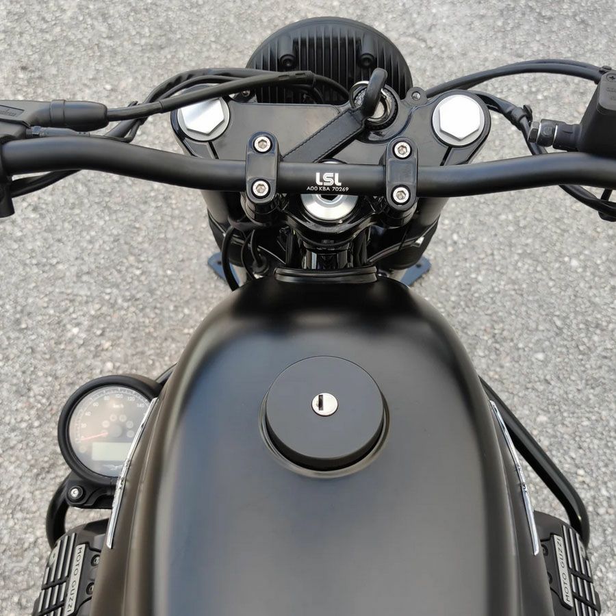 モトグッチ V7-III メーターリロケーションブラケット RVRS MOTO