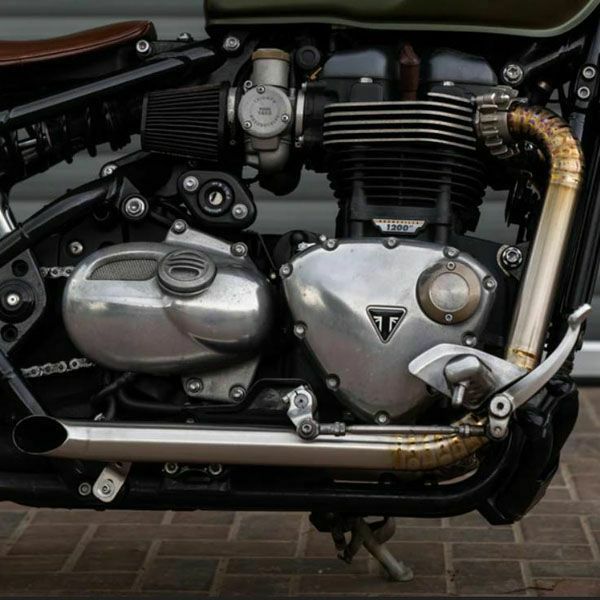 トライアンフ ボンネビルボバー25～ ドラッグフルエキゾーストシステム ステンレス 輪切り溶接仕様 ブラッシュ  HITCHCOX_1