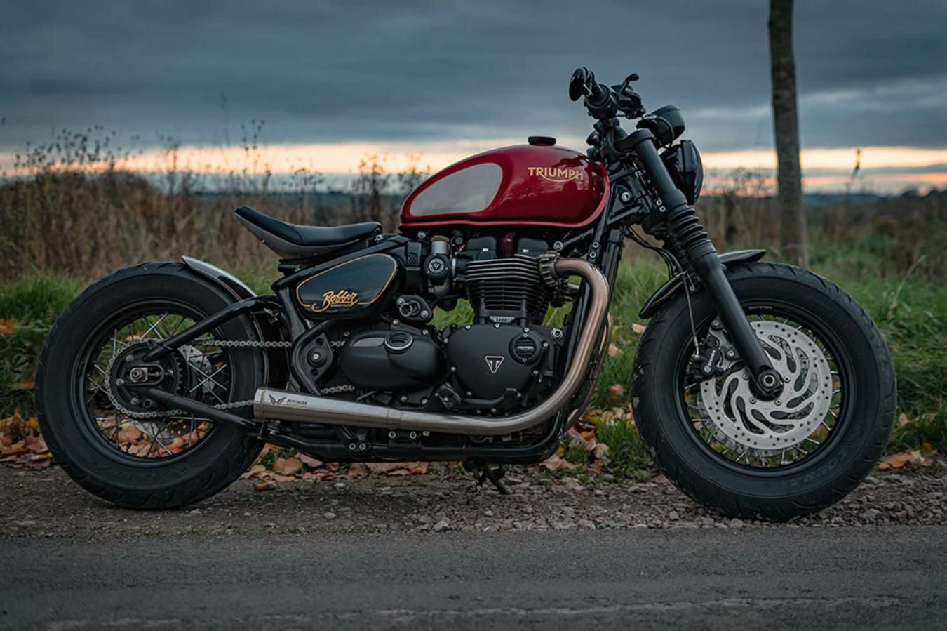 トライアンフ ボンネビルボバー 25～ スリップオンマフラー スパイクド