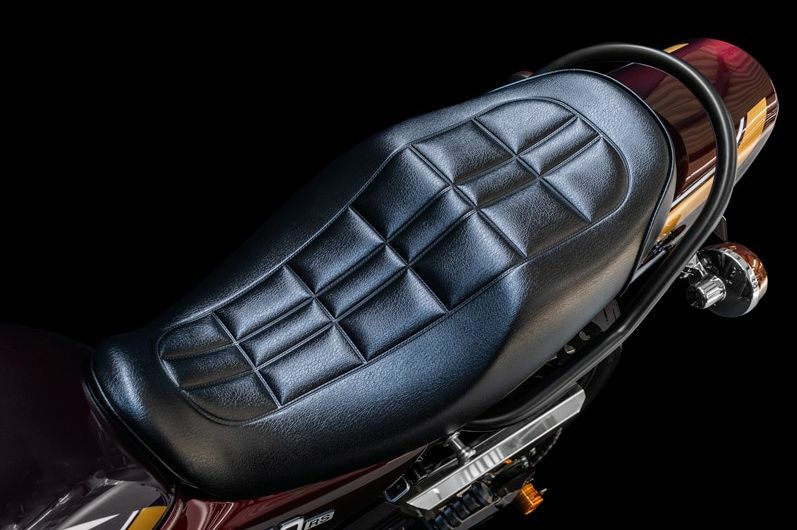 Z900RS/CAFE シート Z1/Z2タイプ 艶有り GEL入り ベルト付属 ARCHI 