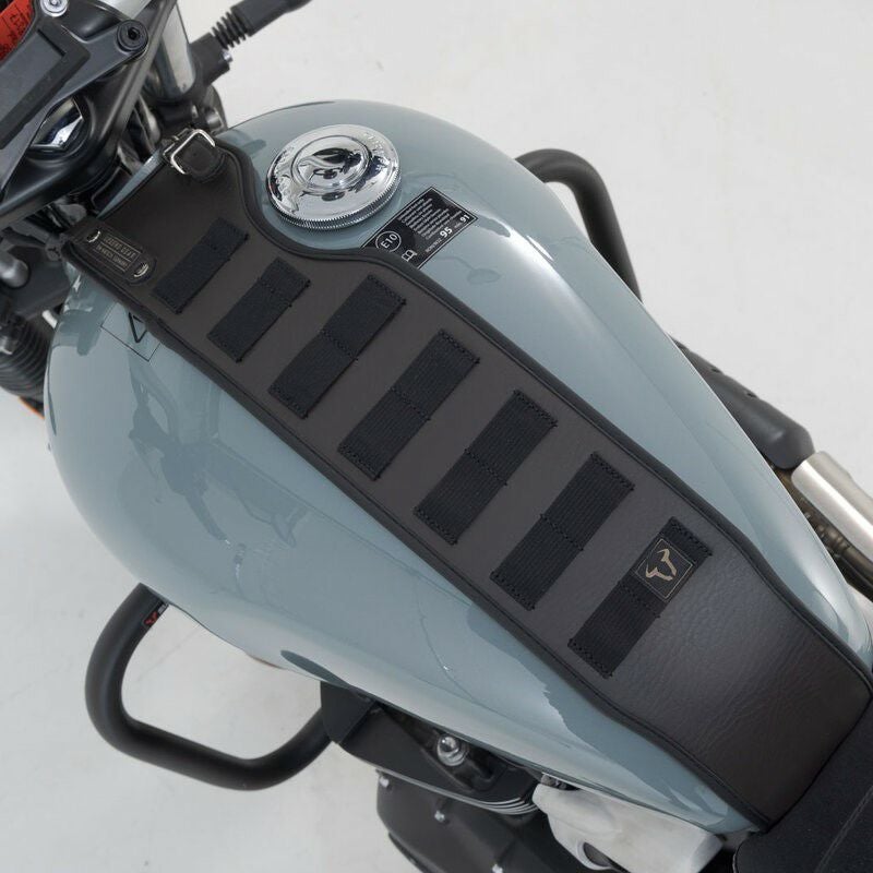 トライアンフ T120/スピードツイン/スラクストン SLAタンクストラップ