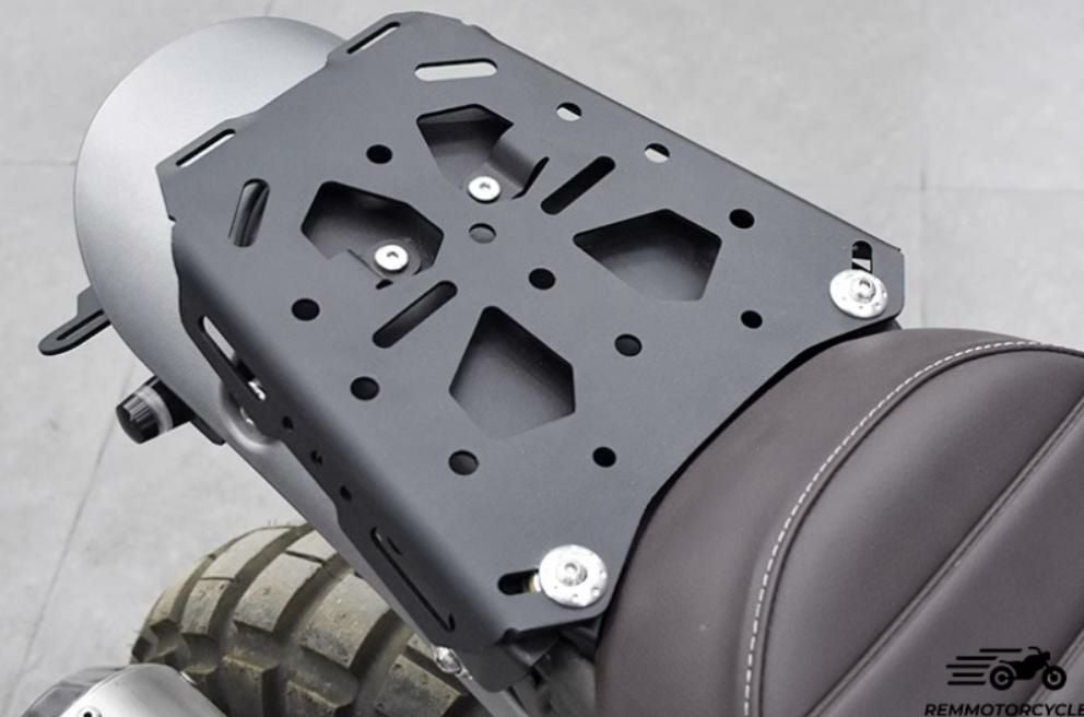 トライアンフ スクランブラー 400X リアシートラック REMMOTORCYCLE