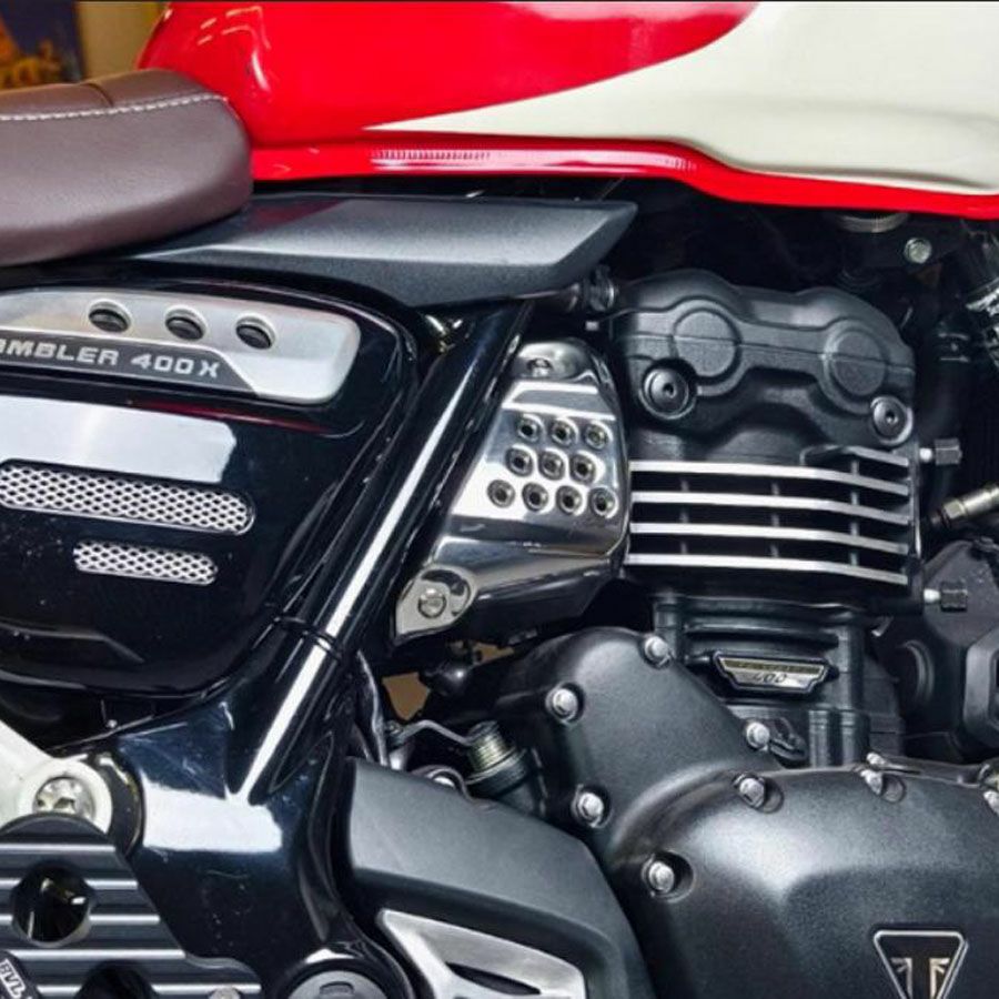 トライアンフ スクランブラー400X/スピード400 ブラックエンジンカバー