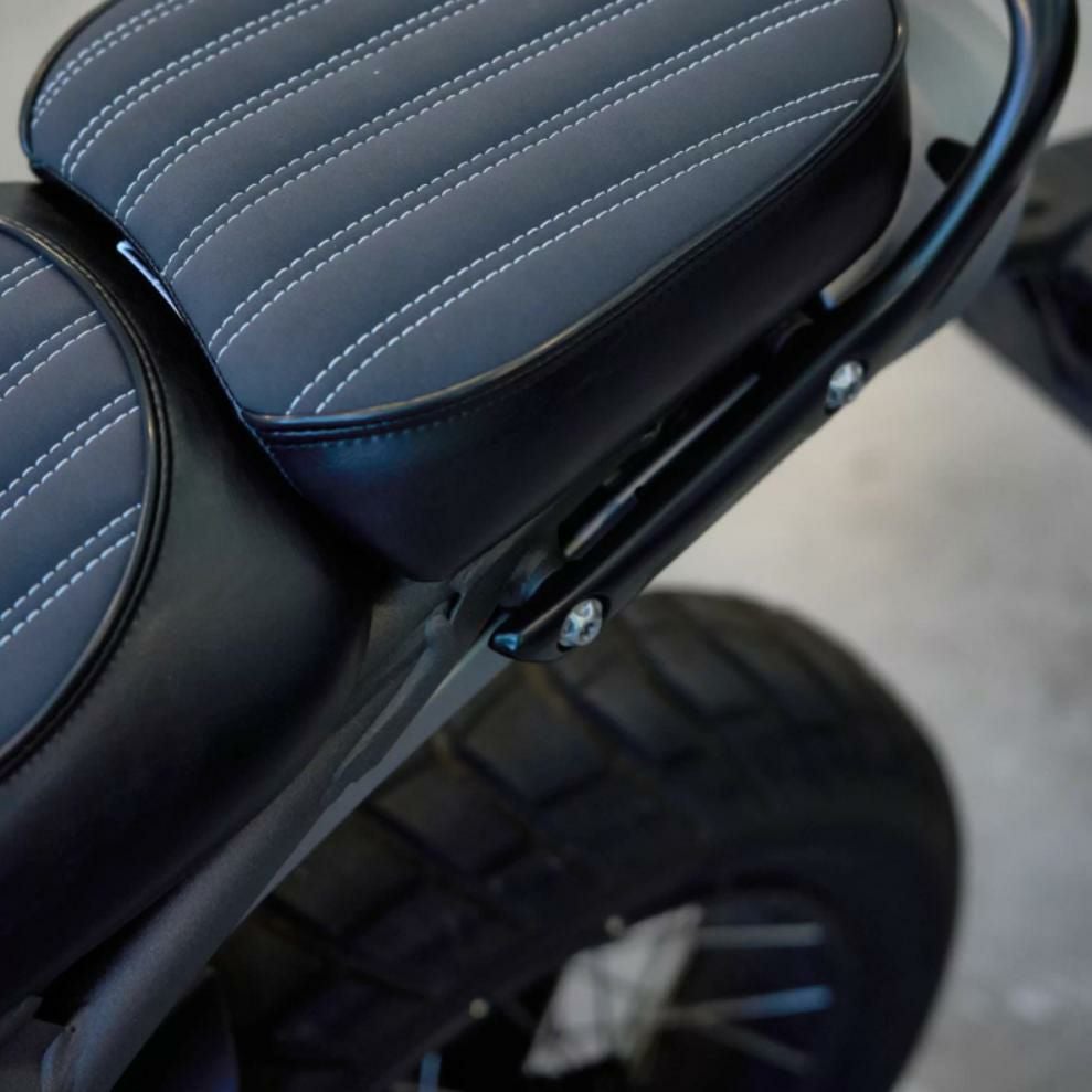 ストリートスクランブラー シート 2309349 トライアンフ(TRIUMPH) 純正