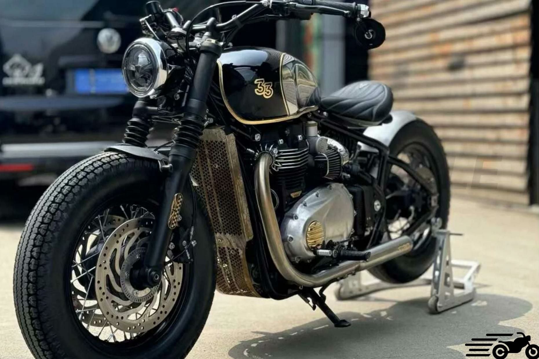 トライアンフ ボンネビルボバー スリップオンマフラー REMMOTORCYCLE