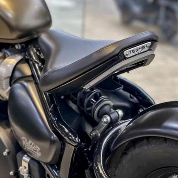トライアンフ ボンネビルボバー LED リアランプ REMMOTORCYCLE