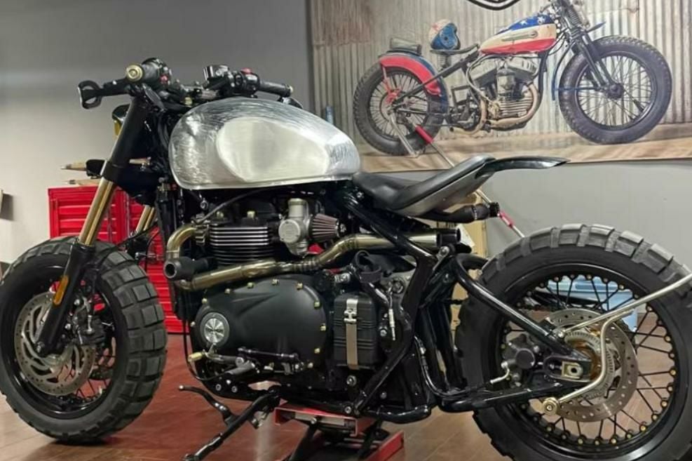 トライアンフ ボンネビルボバー14.5L アルミタンク REMMOTORCYCLE
