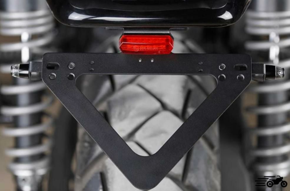 トライアンフ ボンネビルT100/T120 LED ミニテールランプ＋ウインカー