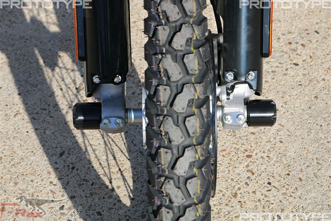 DR-Z400SM フロントアクスルスライダー 右 在庫有 即納 スズキ 純正 新品 バイク 部品 廃盤 在庫有り 即納可 車検 Genuine 96 バイク DR-Z400SM フロントアクスルスライダー 右 在庫有 即納 スズキ
