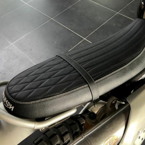 トライアンフ スクランブラー1200X/XC/XE  MJ ローシートモデル １ ブラック・ライチグレイン REMMOTORCYCLE_1