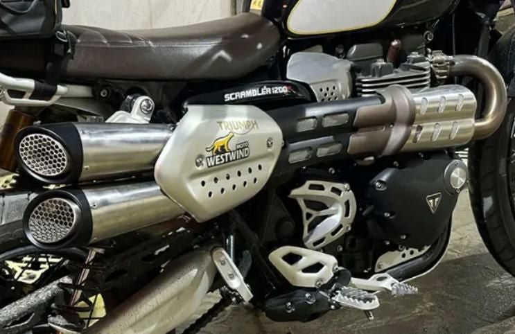 トライアンフ スクランブラー1200XC/XE LION エキゾーストマフラー