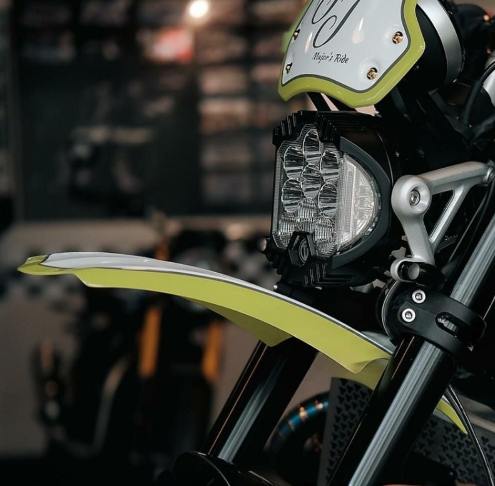 トライアンフ スクランブラー1200XC/XE/X ウルトラブライト Baja LED