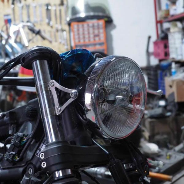 トライアンフ ボンネビル(Bonneville) T100&T120|ヘッドライト ステー