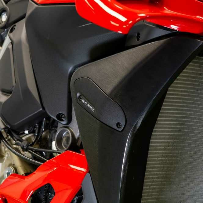 ストリートファイター V4/V4S クラッチカバー キット ナチュラル CNC