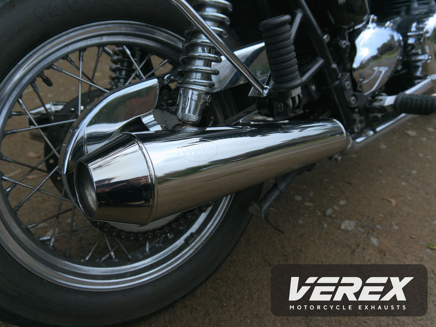 トライアンフ 空冷ボンネビル T100（790-865cc） 02-15 スリップオン