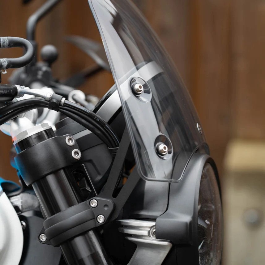 スピードツイン900 2025- クラシックS3 スクリーン ライトスモーク Dart Flyscreen