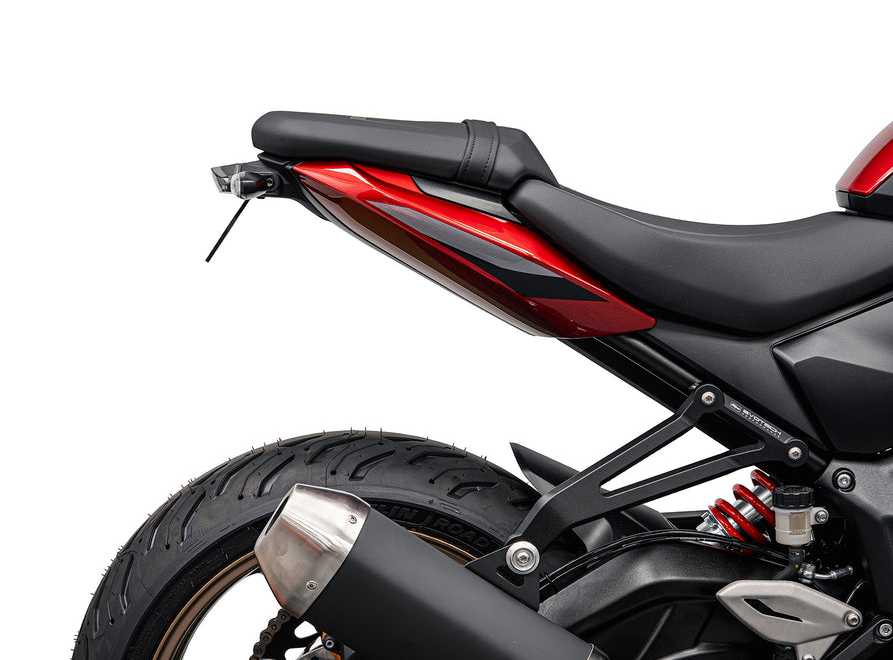 Triumph トライデント800 (26-) フェンダーレスキット（クリアリアライト） Evotech Performance_3