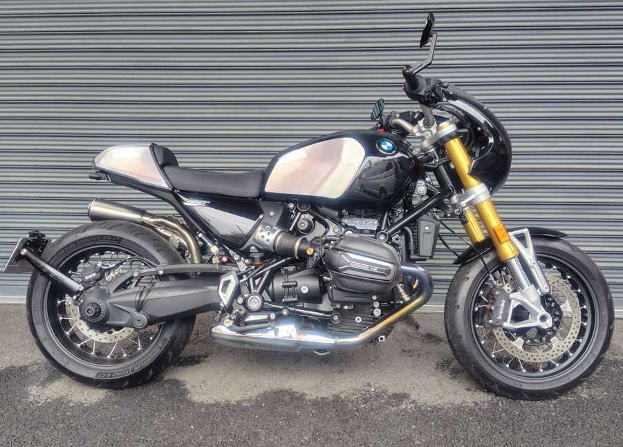 BMW R12 nineT (23-26) ライセンスプレートサポート 「SIDE ARM」 RIZOMA_13