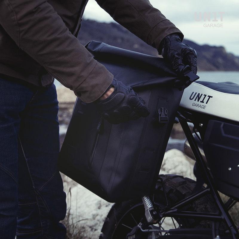 Triumph Bonneville T100 (17-) サイドパニア Khali TPU 左側キャリア付 Unit Garage_7