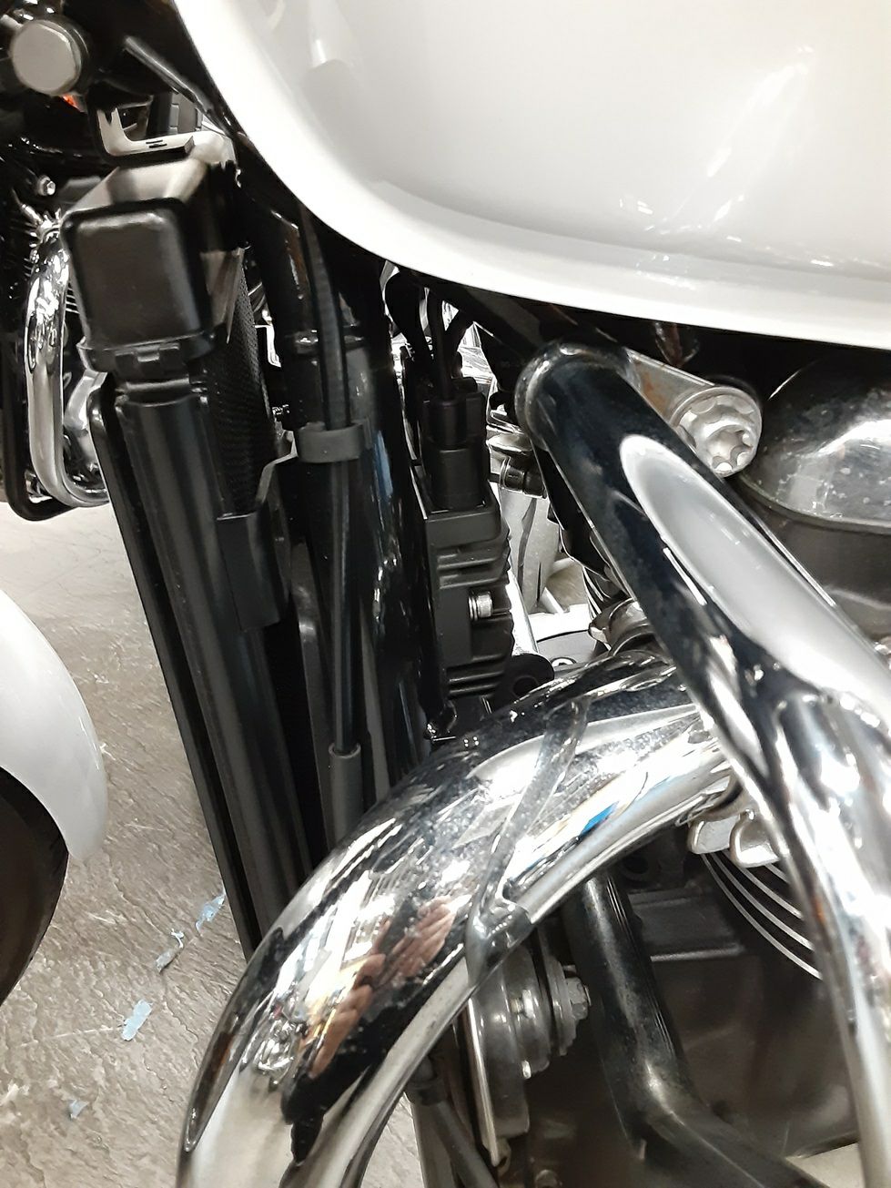 SW-MOTECH Benelli/Cagiva/Ducati/Triumph/Yamaha 5穴汎用EVO タンクリング