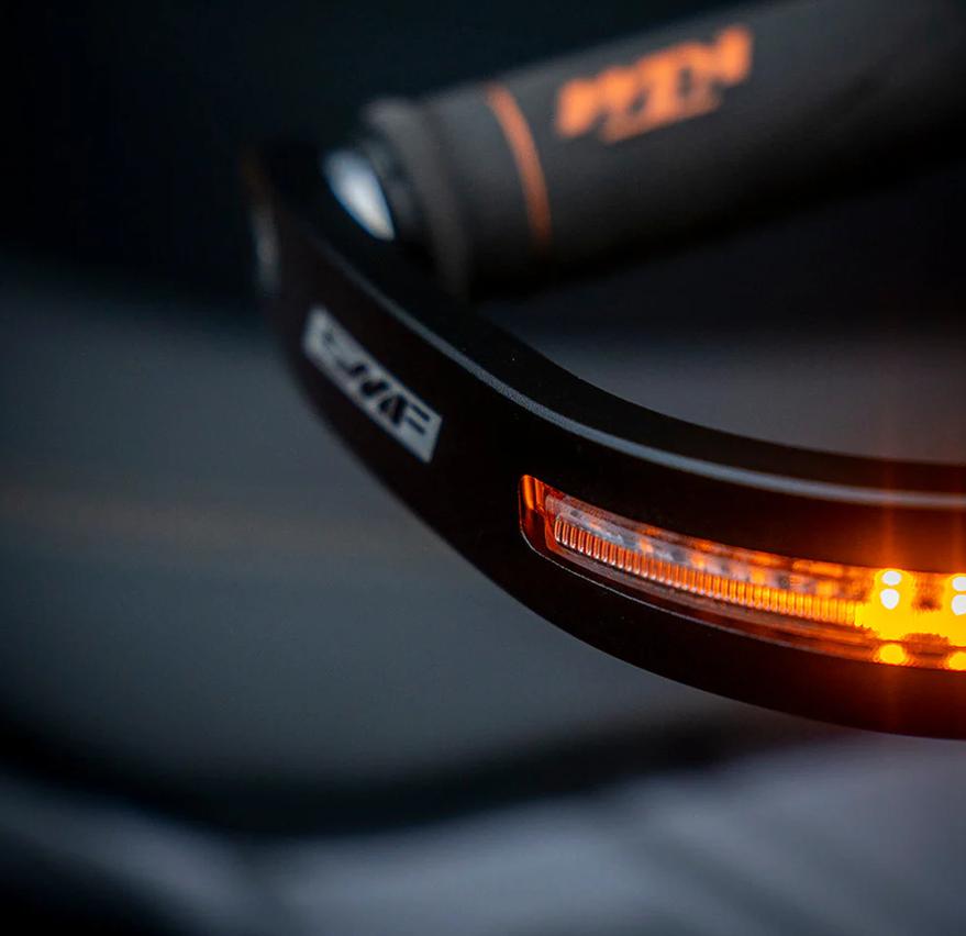 DUCATI ハイパーモタード698モノ LEDウインカー一体型ハンドガード