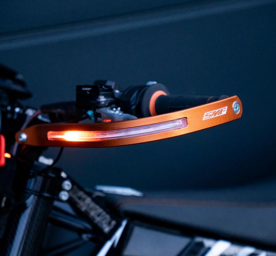 DUCATI ハイパーモタード698モノ LEDウインカー一体型ハンドガード