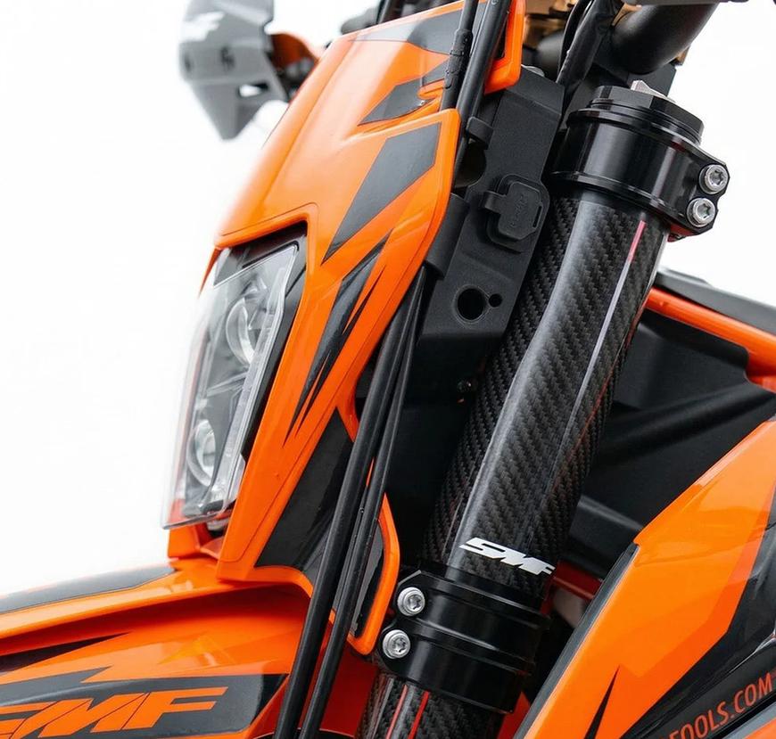 KTM690SMC/ハスクバーナ701/ガスガスSM700/スズキDRZ400SM/S カーボン
