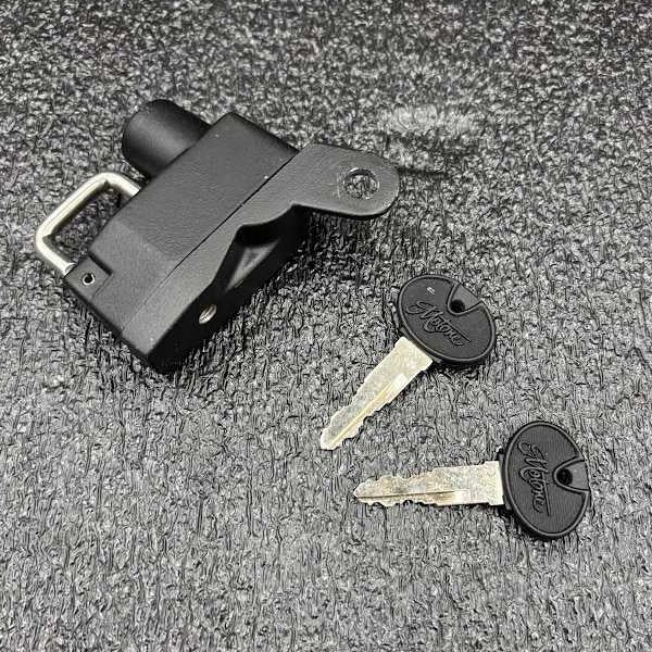 【アウトレット】トライアンフ ボバー ヘルメットロックキット Motone(モートーン)_1