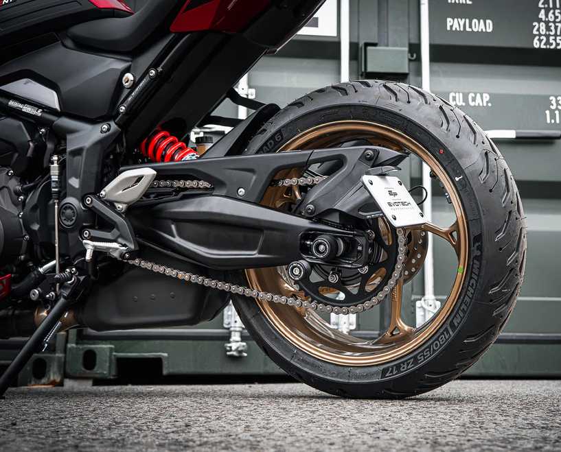 Triumph トライデント660/800 (26-) スイングアームマウントフェンダーレスキット Evotech Performance_5