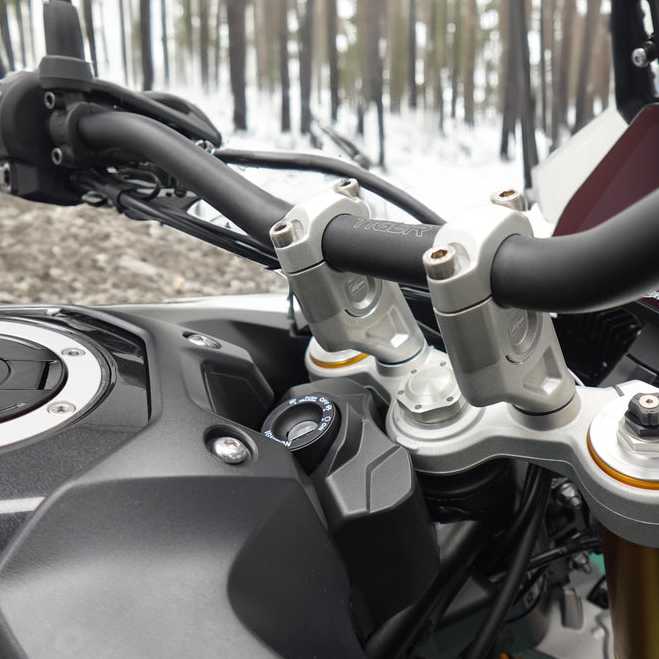 Triumph Tiger 900 ハンドルライザー 27mm アップ 13mm オフセット Evotech Performance_2