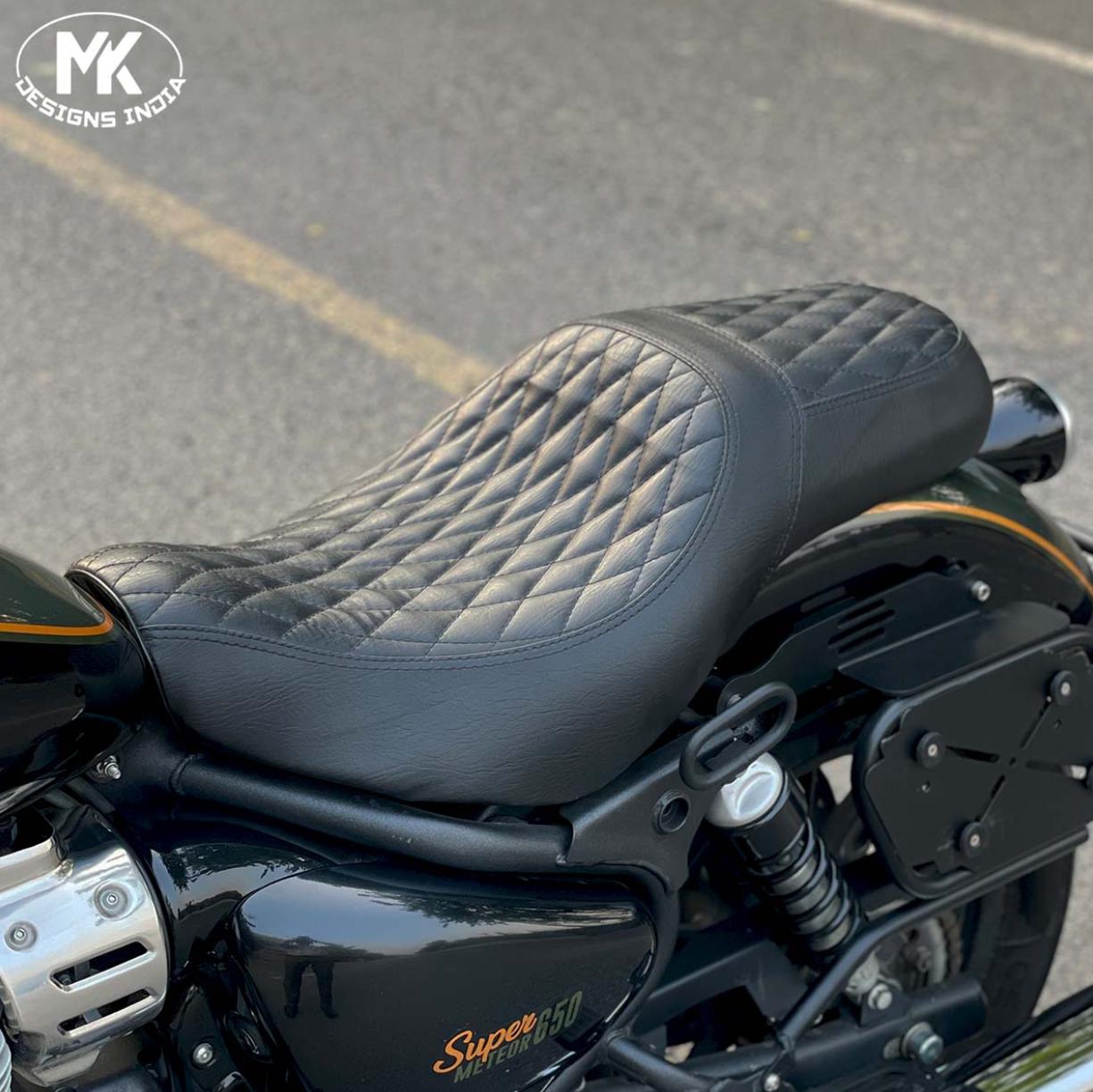 ロイヤルエンフィールド スーパーメテオ 650 トップケースプレート