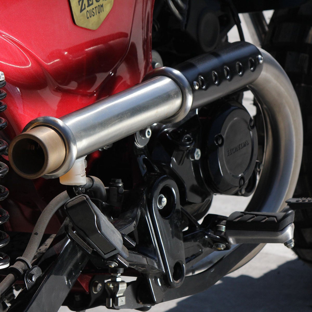 DAX ダックス ST125 ZEUS MADDAX CUSTOM エキゾーストマフラー(真鍮製