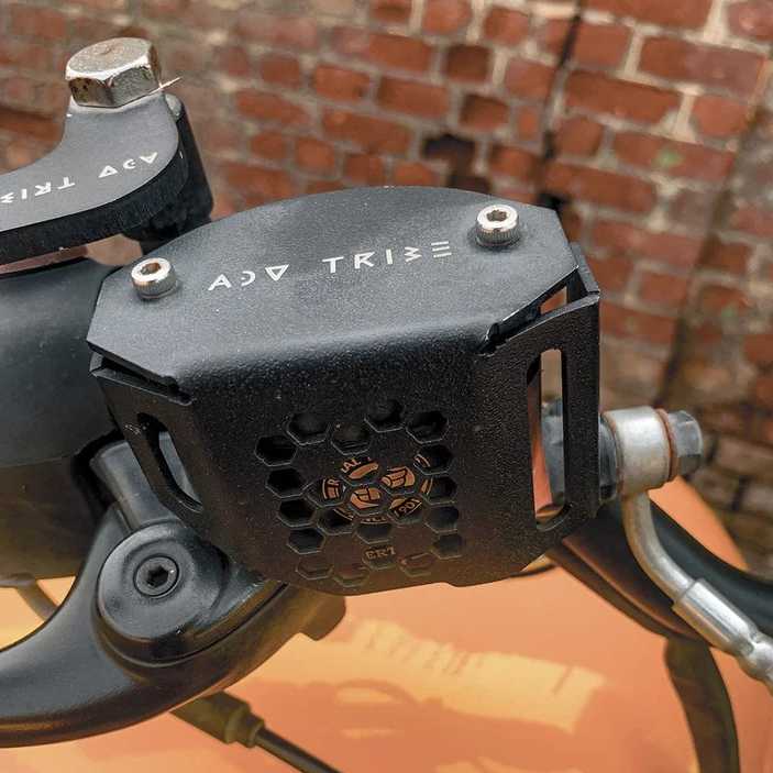 ロイヤルエンフィールド クラシック350 (22-) フロントブレーキリザーバーカバー ADV TRIBE_1
