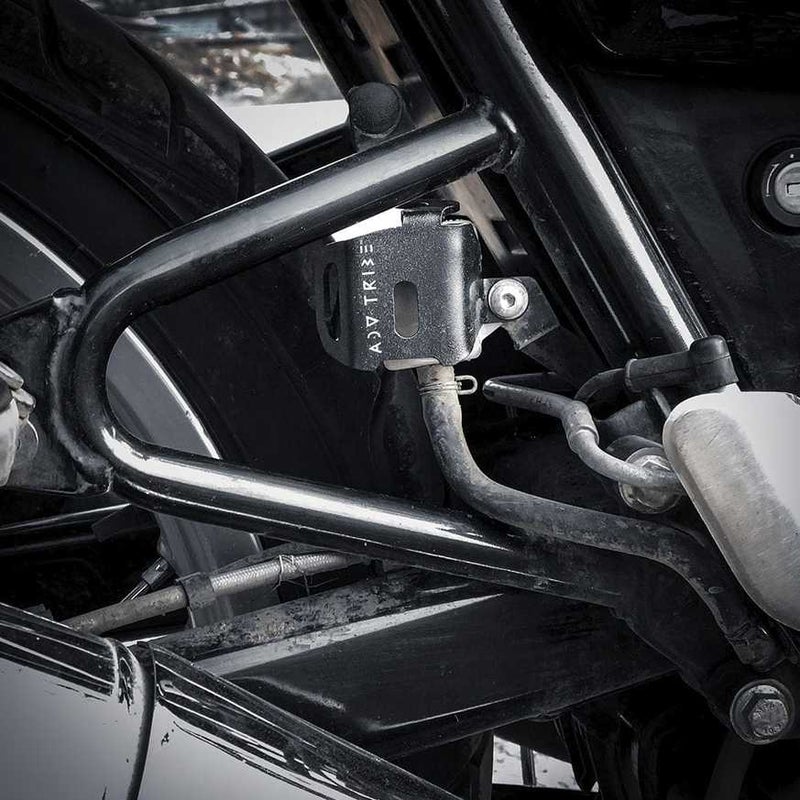 ロイヤルエンフィールド インターセプター650 (19-) リアブレーキリザーバーカバー ブラック ADV TRIBE_1