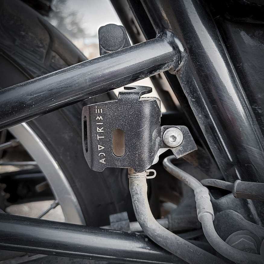 ロイヤルエンフィールド インターセプター650 (19-) リアブレーキリザーバーカバー ブラック ADV TRIBE_2